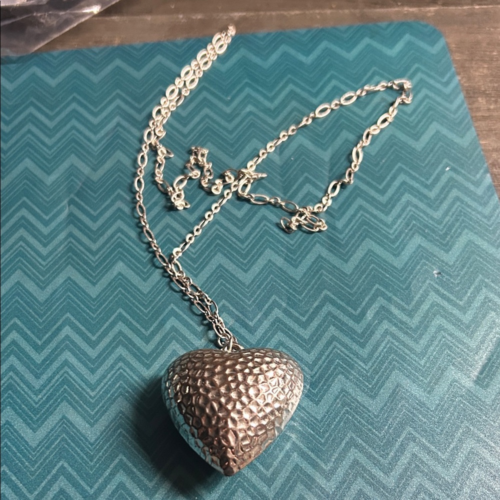 3D Textures Silver Heart Pendant Necklace‎